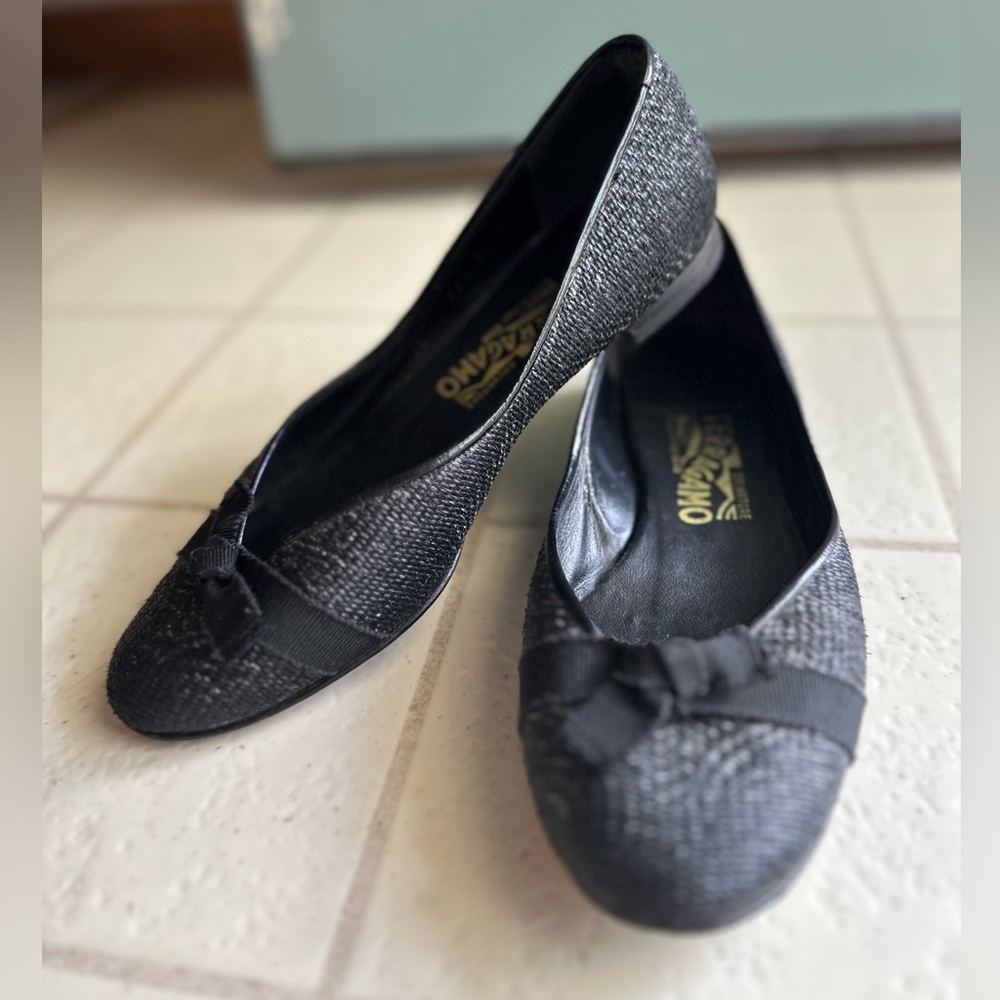 Salvatore Ferragamo Raffia Black Ballet Flats size 6